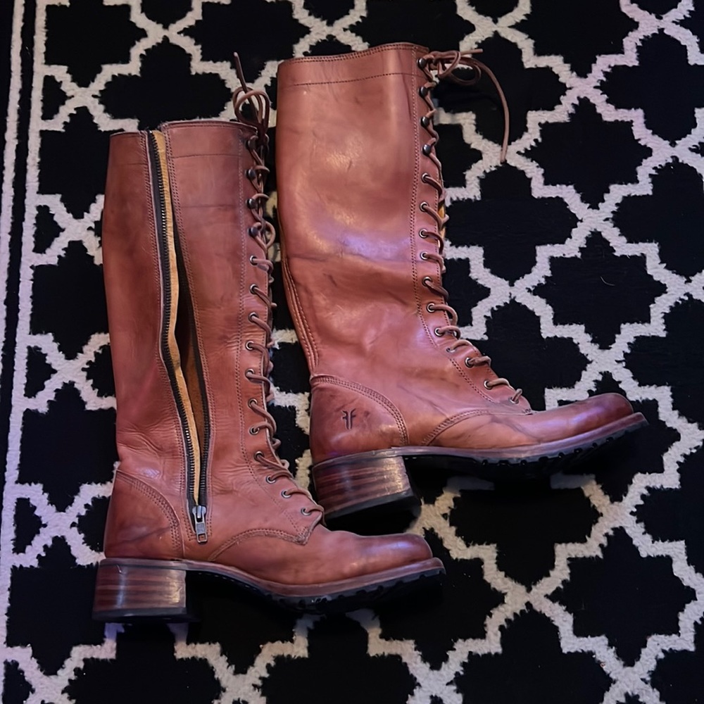 Frye lace up boots. Excellent condition. Never worn